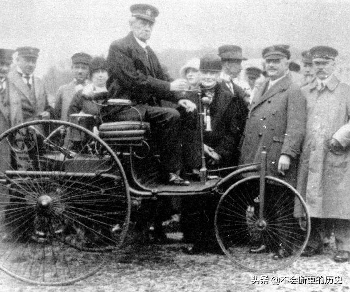 世界上第一辆汽车（世界上公认的第一辆汽车诞生）